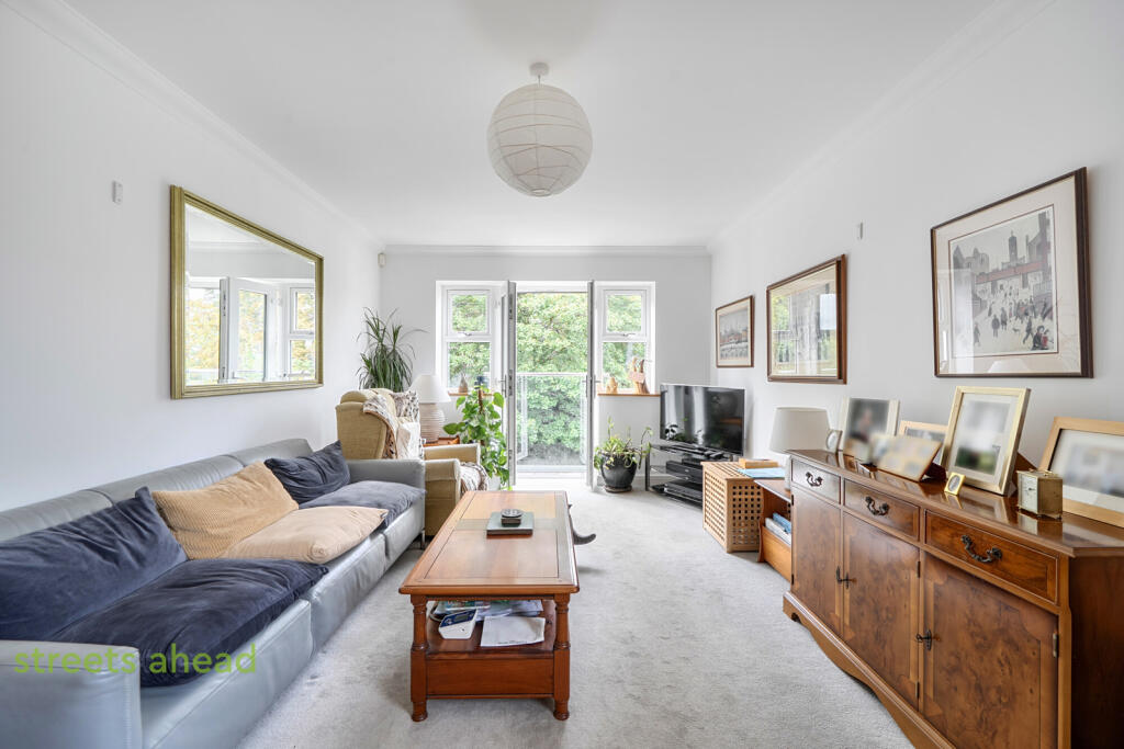 Apartment in Tandridge, Caterham-on-the-Hill - View 3