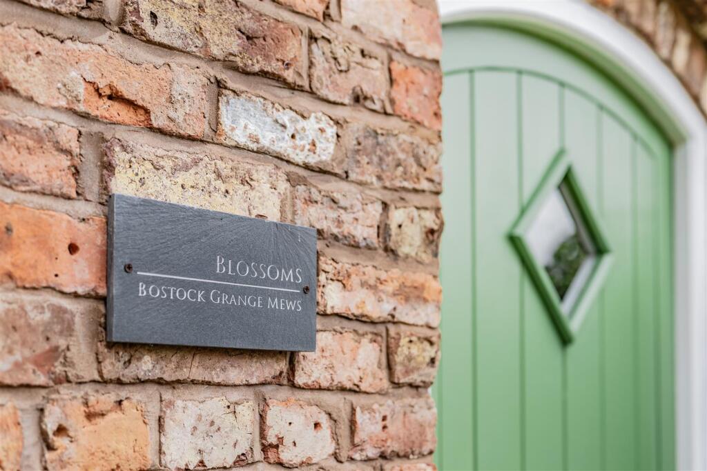 Blossoms - Brick Kiln Lane, Bostock, CW10 9JJ photo 2