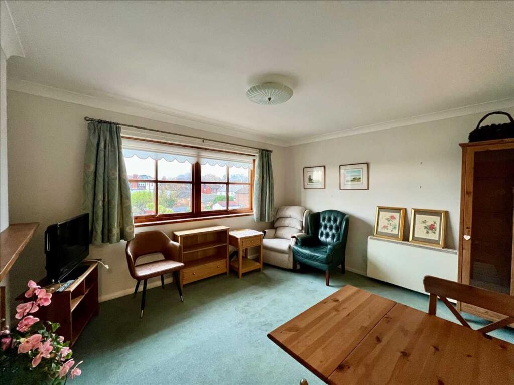 Kings Meade, Kings Road, Chalkwell Hall Estate photo 4