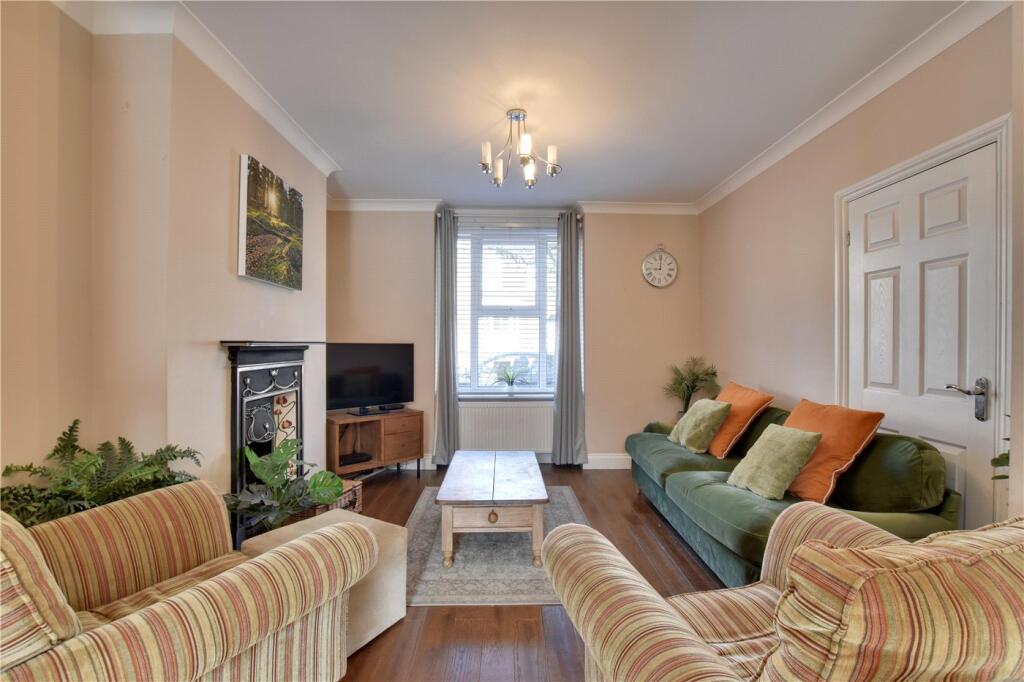 House in London, Blackheath Royal Standard, East Greenwich - View 2