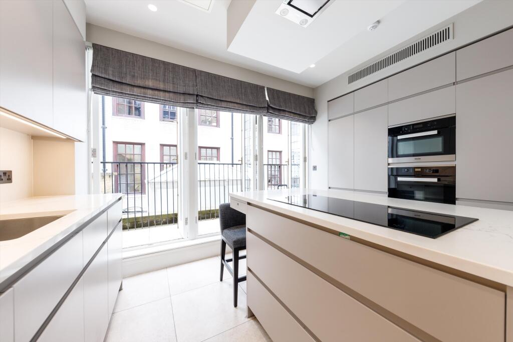 Apartment in London - View 5