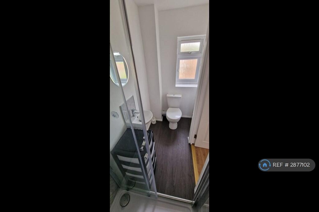 5 bedroom terraced house for rent
