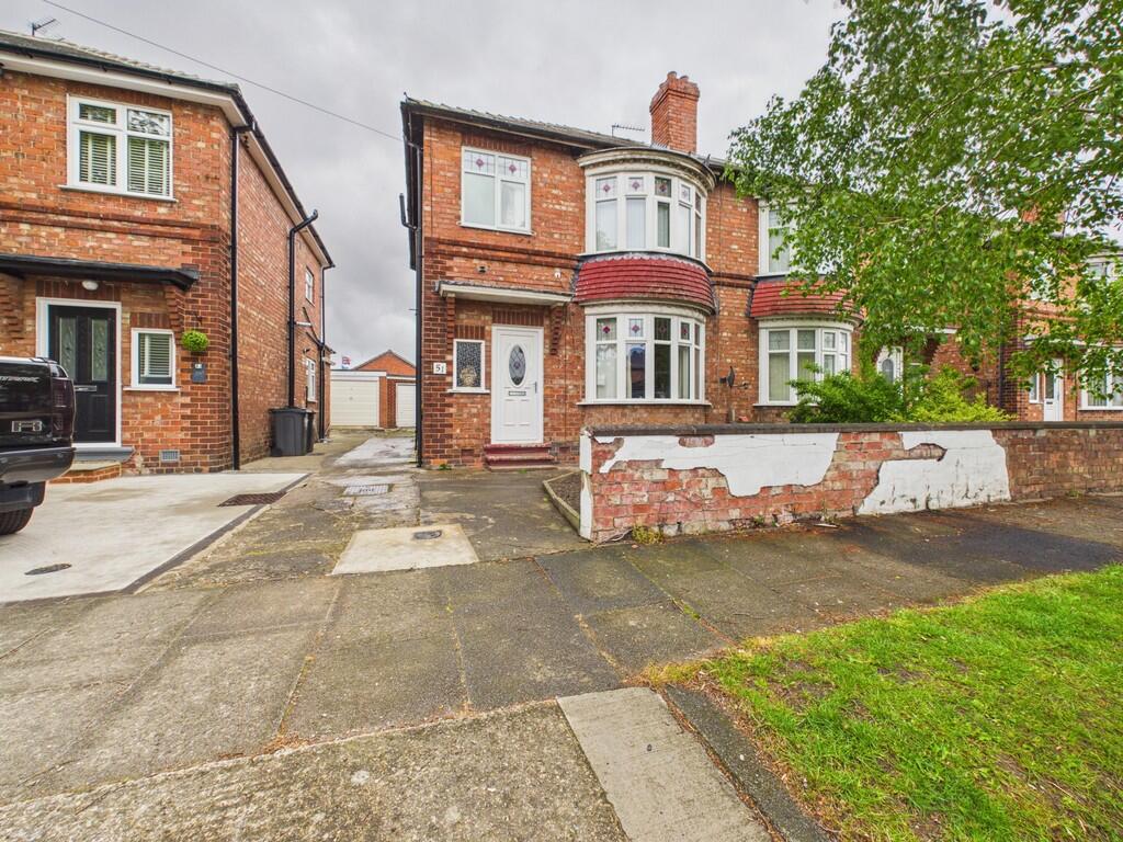 3-bed semi-detached on Brankin Drive, Darlington, County Durham, £140,000