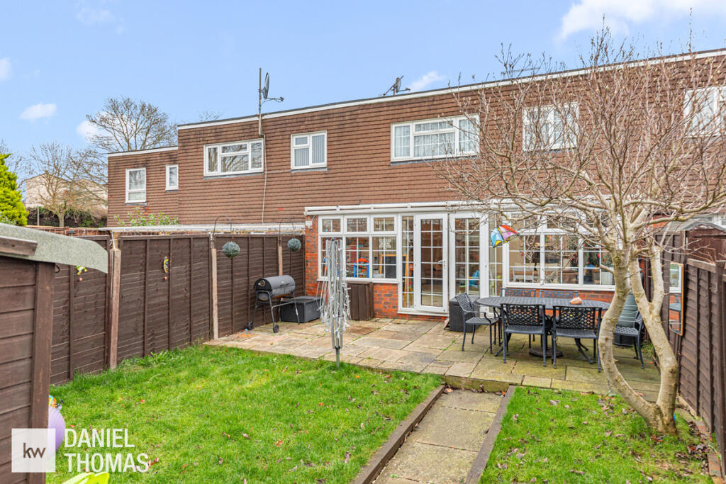 DANIEL THOMAS | Mallion Court, Waltham Abbey, EN9 photo 4