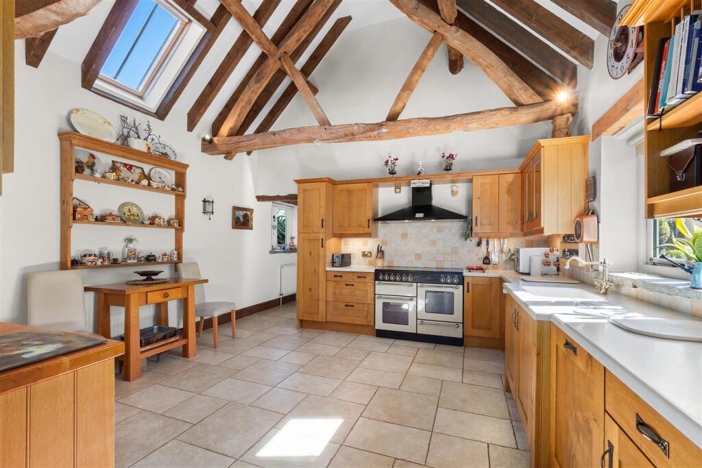 House in Wychavon, Honeybourne - More