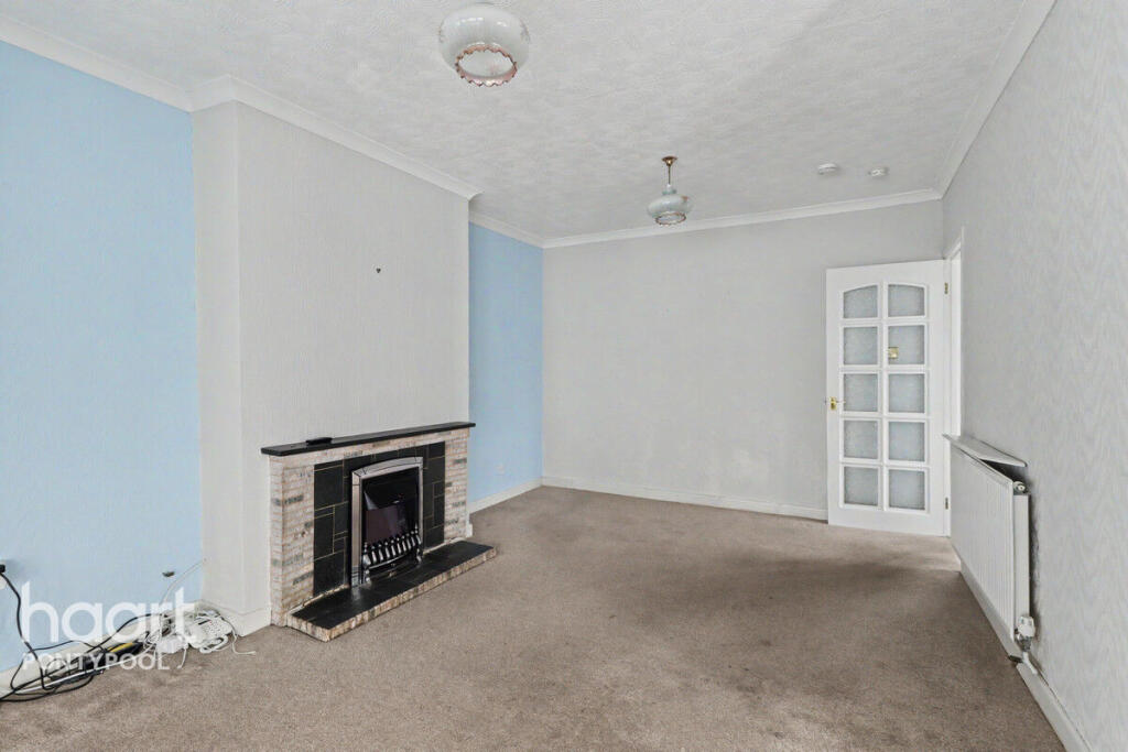 House in Newport, New Inn - View 4