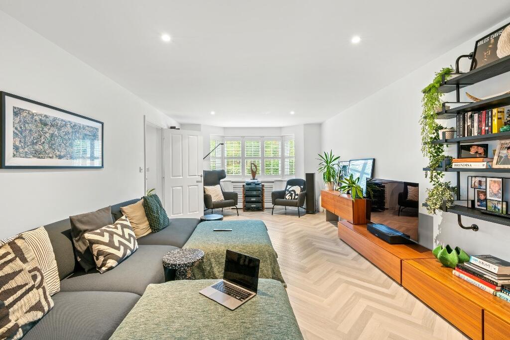 Milton Close, Bishop's Stortford, Hertfordshire, CM23 photo 4