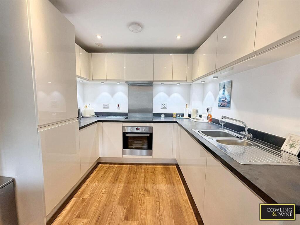 Ramsden Court, Wickford photo 2