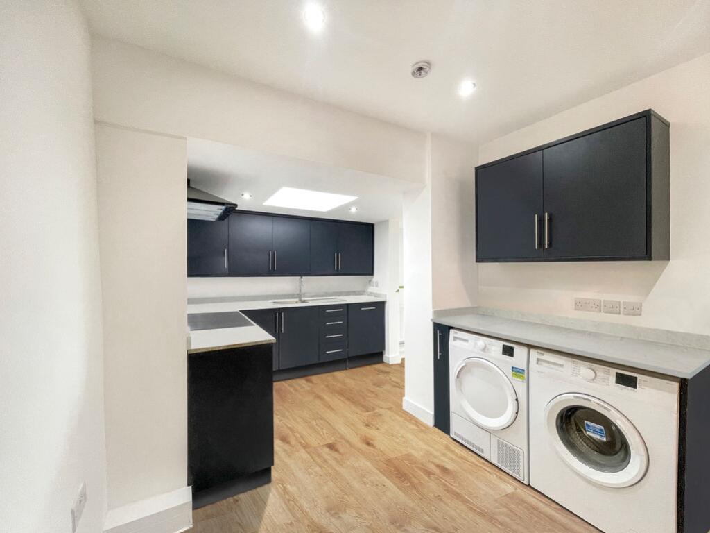 House in Nottingham, Beeston - View 2