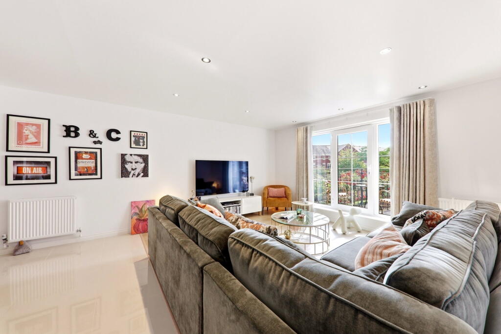 Apartment in Leeds, Weetwood - View 4