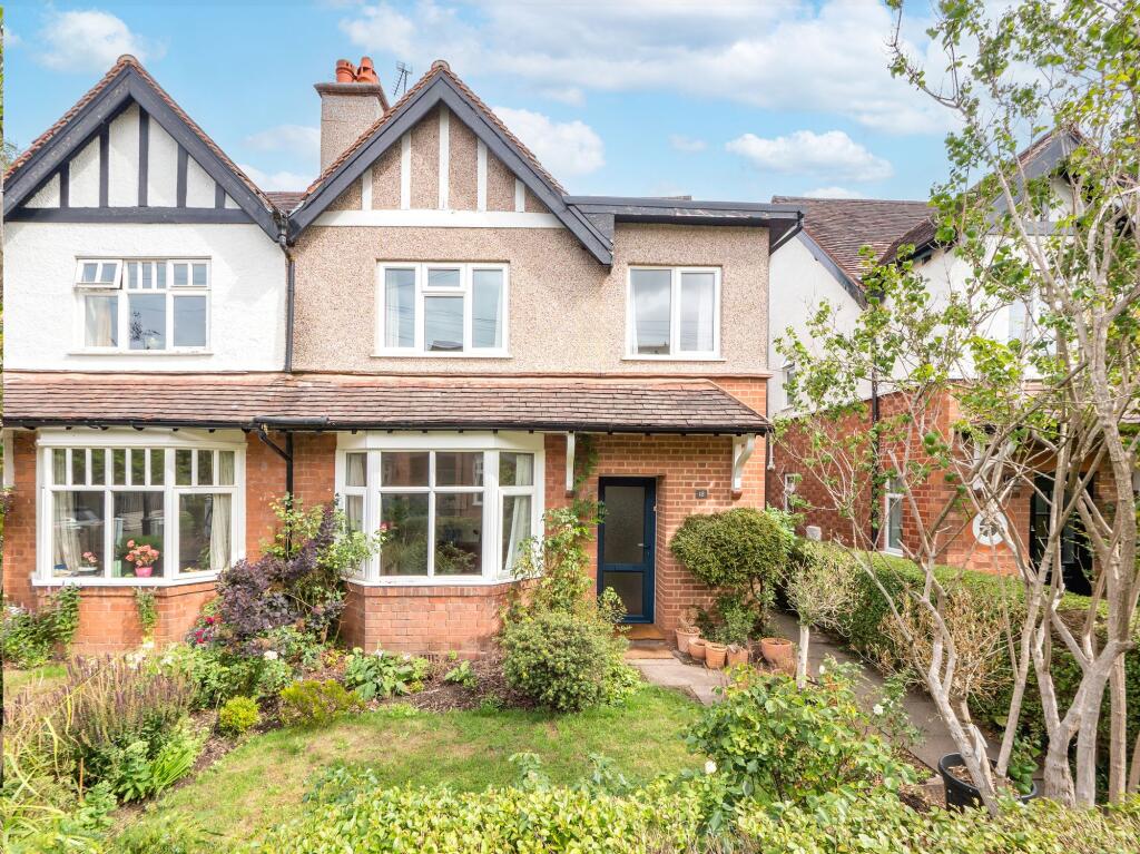 Main image of property: Avenue Road, Kenilworth, CV8