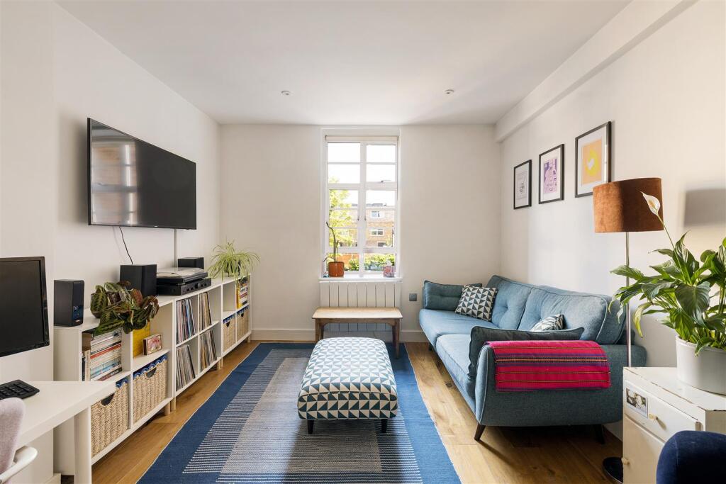 Apartment in London, Leytonstone - View 2