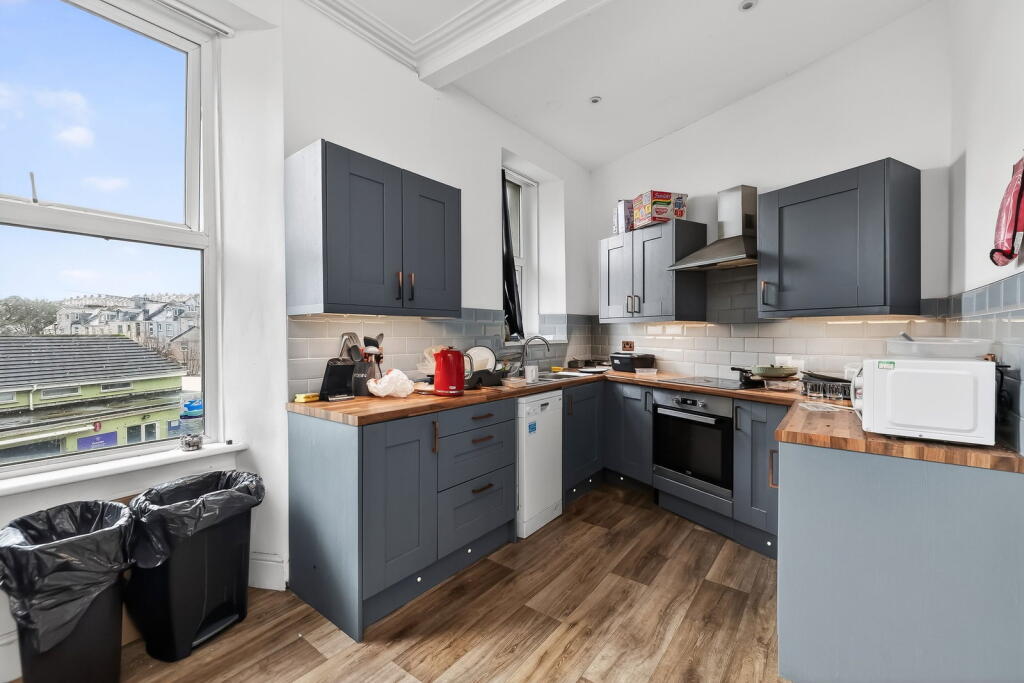House in Plymouth, Mutley - More