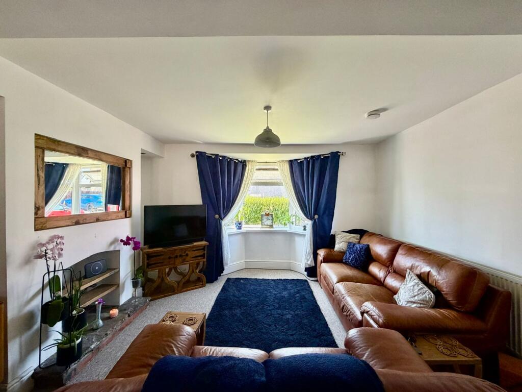 Markham Crescent, Oakdale, NP12 - View 3