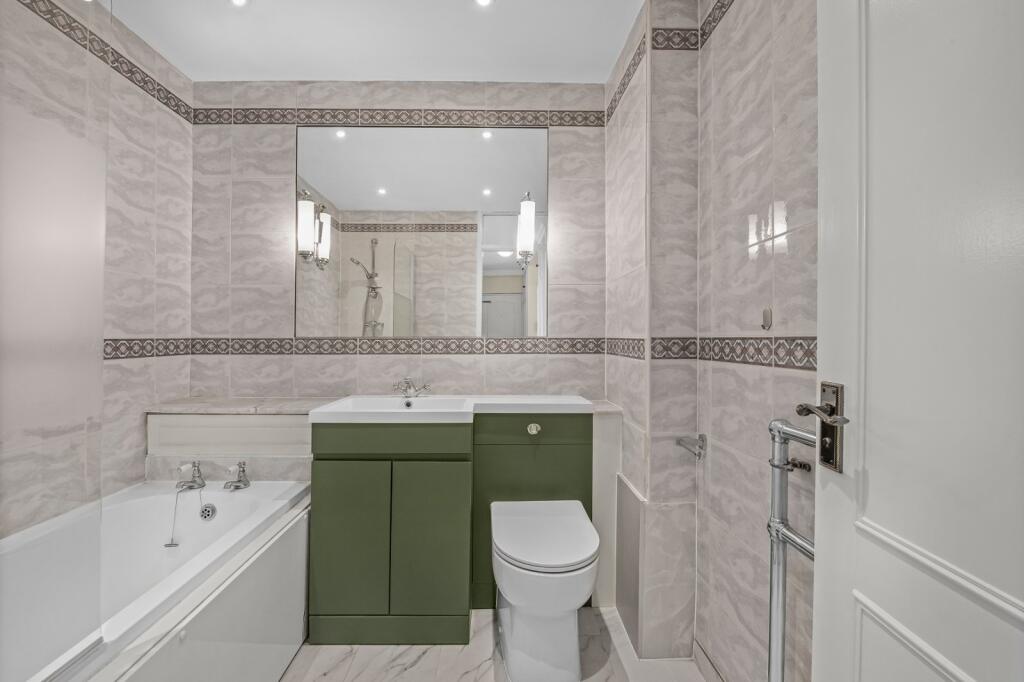 Apartment in London - More