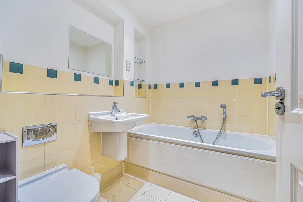House in Tonbridge - More