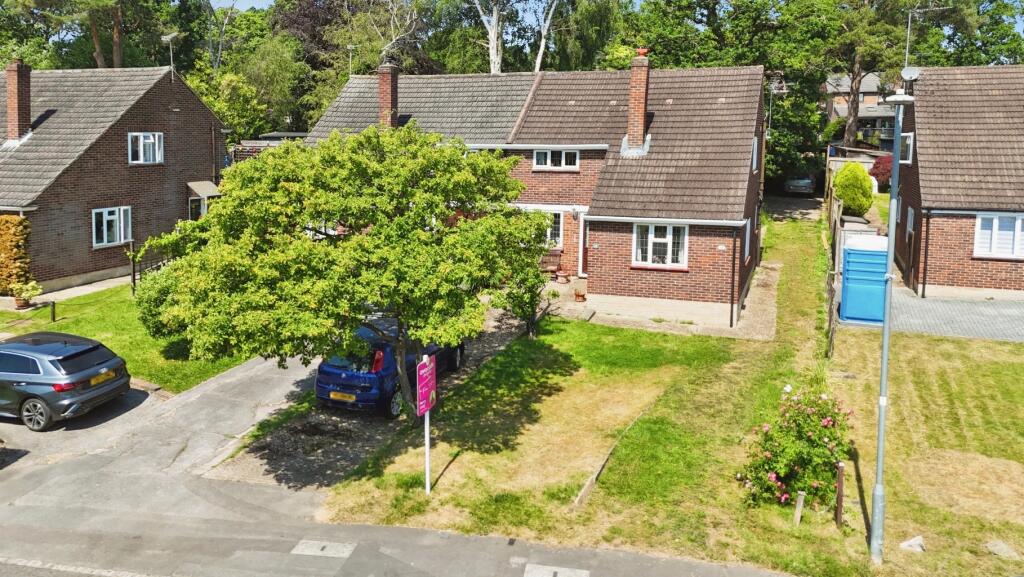 3-bed semi-detached on King Edwards Road, Ascot, £525,000