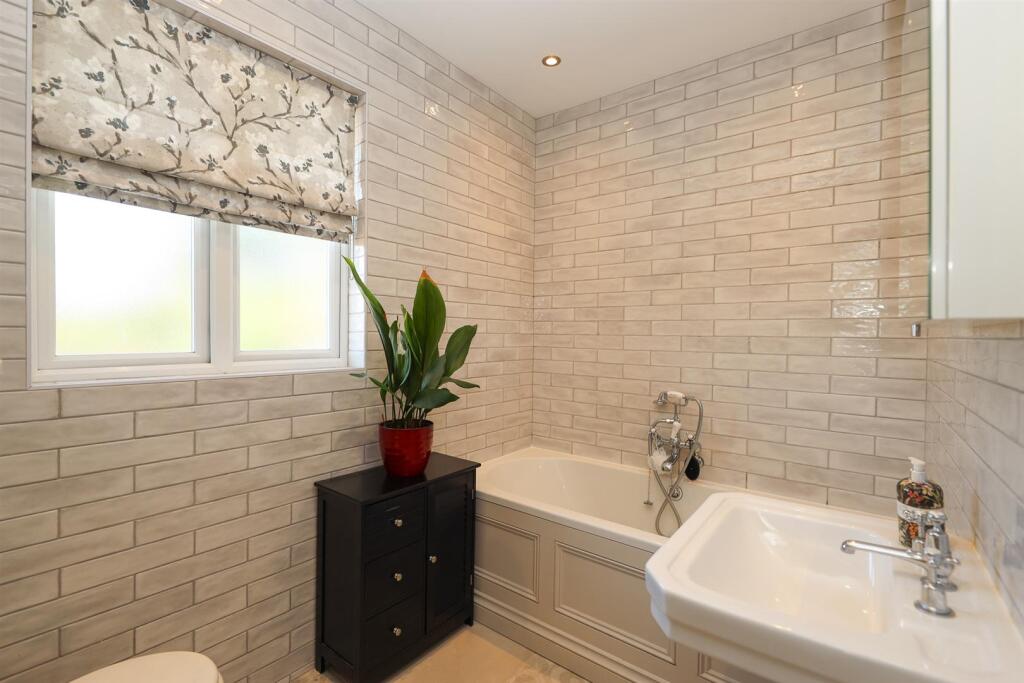 House in Tonbridge - View 3