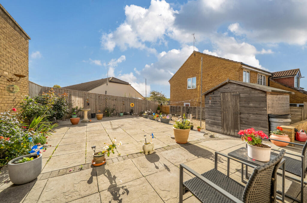 Angus Close, Ramleaze, Swindon, SN5 photo 4