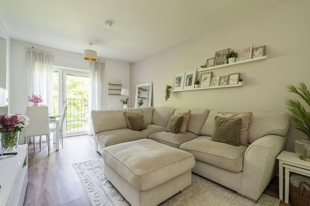 3/2 Broomview Path, Edinburgh, EH11 4FH photo 2