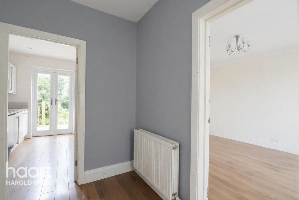 House in Romford - More