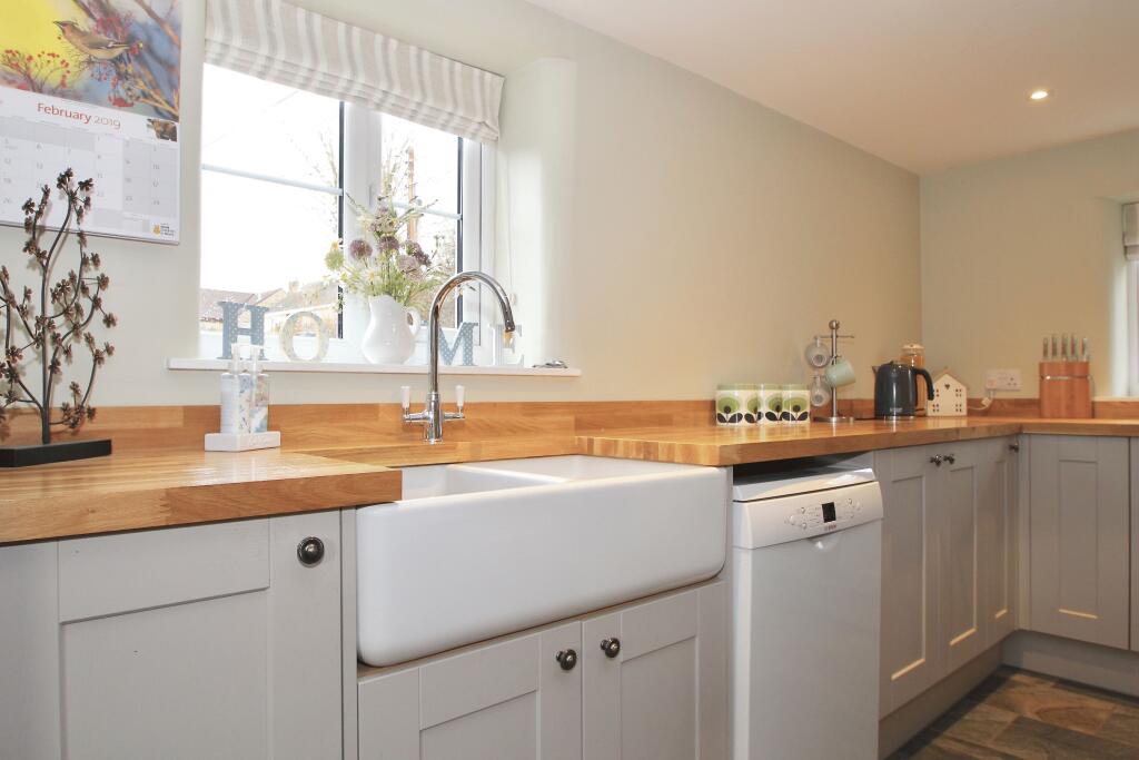 House in Compton Dundon - View 3