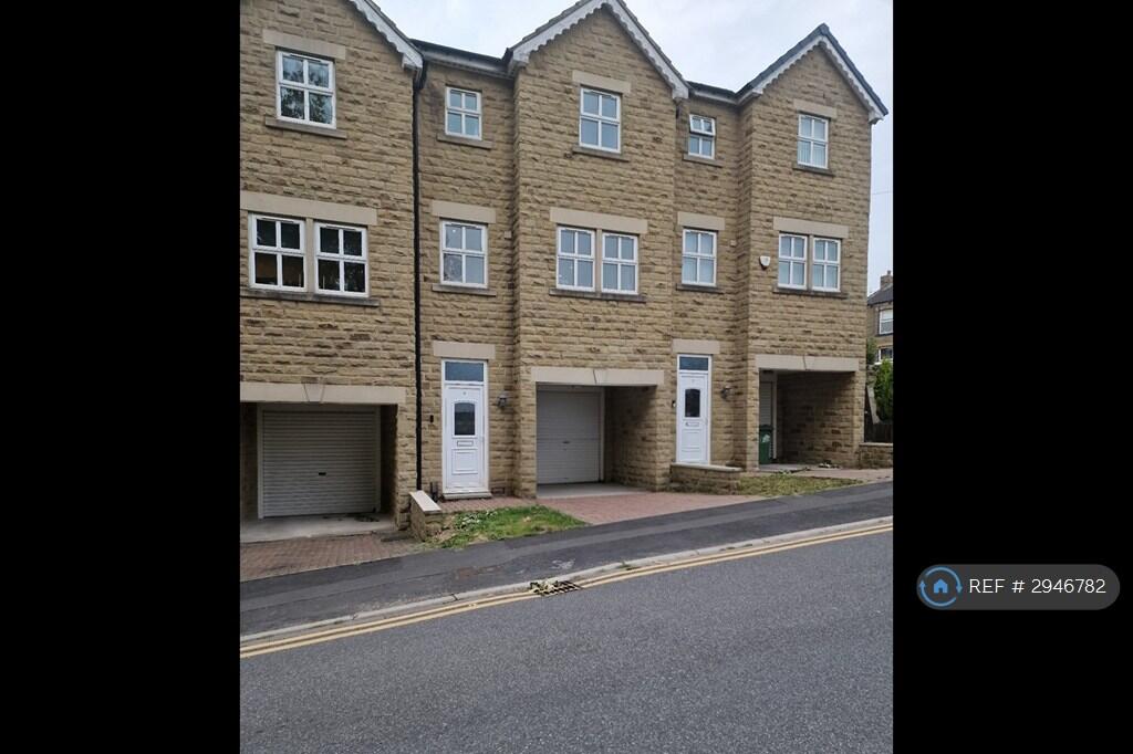 Main image of property: Oakwood Mews, Batley, WF17