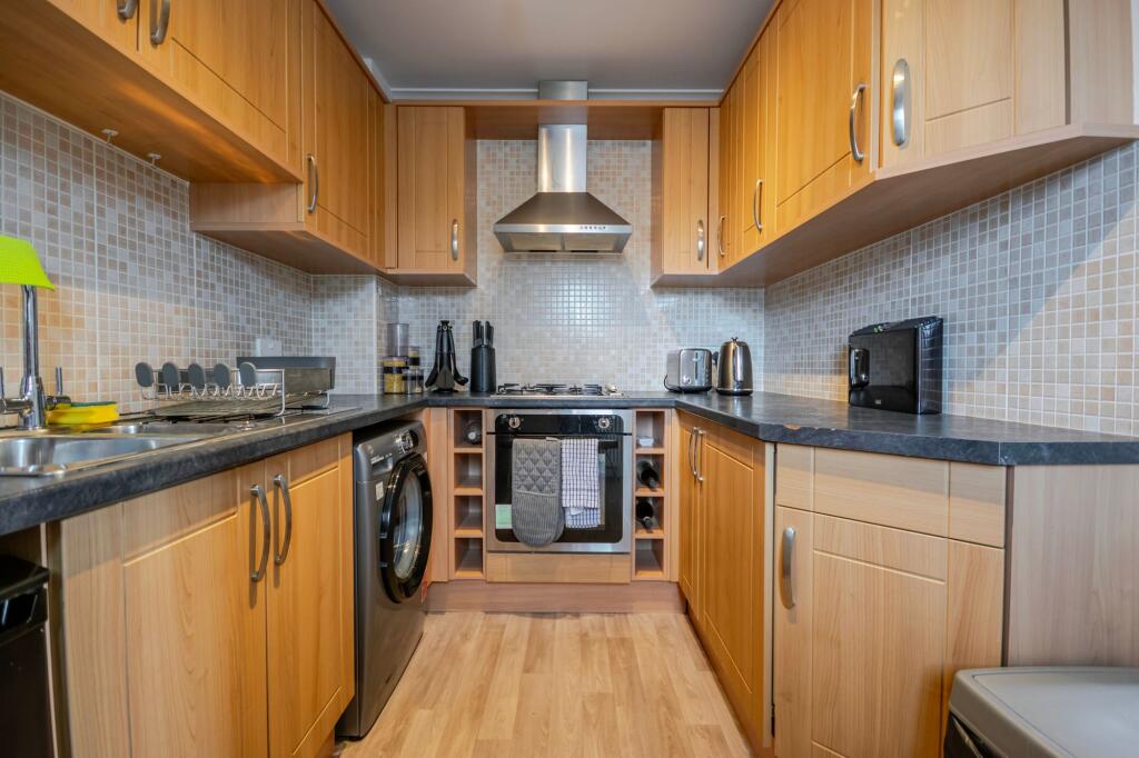 1f Halls Vennal, Ayr, KA8 8DE photo 4
