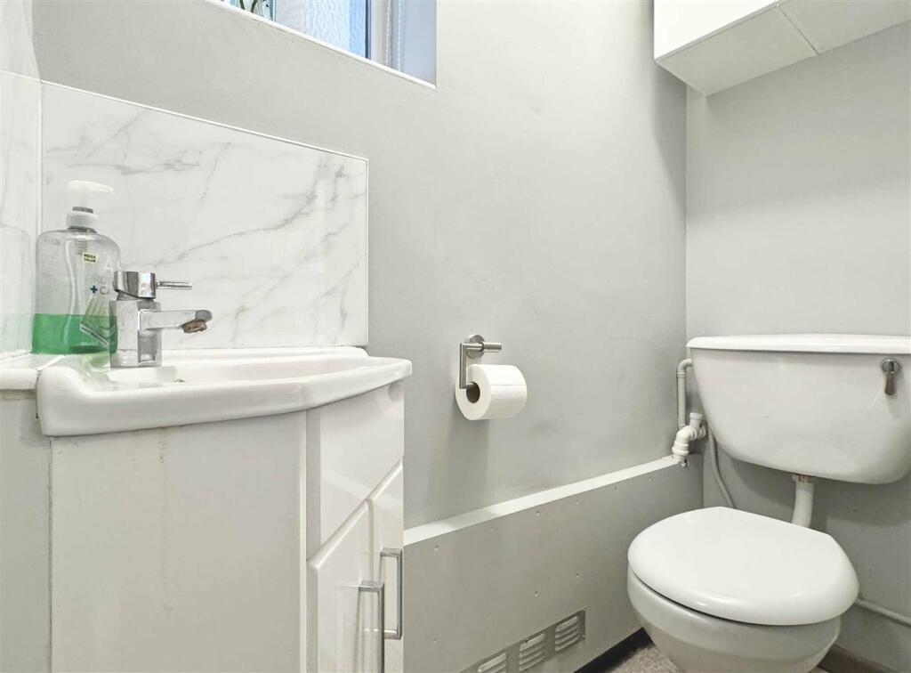 House in Chelmsford, Great Baddow - View 6