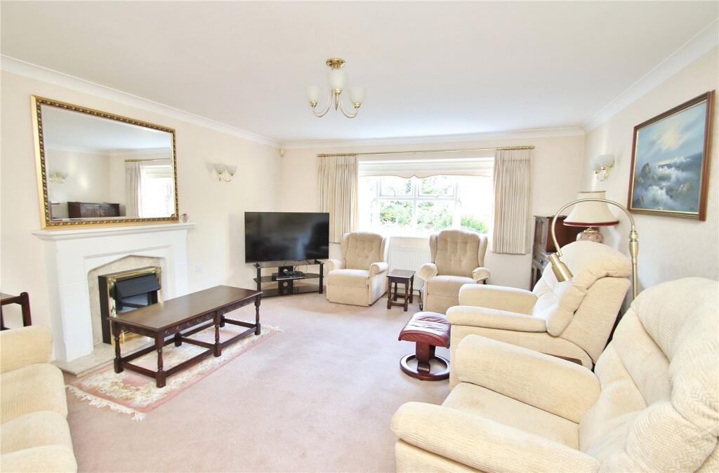 Apartment in Verwood, Dorset - View 3
