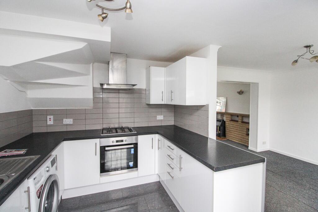 Belloc Close, Crawley, West Sussex. RH10 3DA photo 3