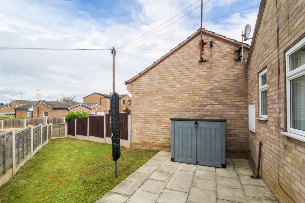 House in Wakefield, Hopetown, Normanton - More