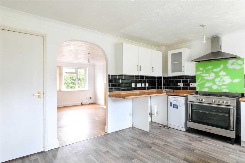 House in Kettering, Avondale - More