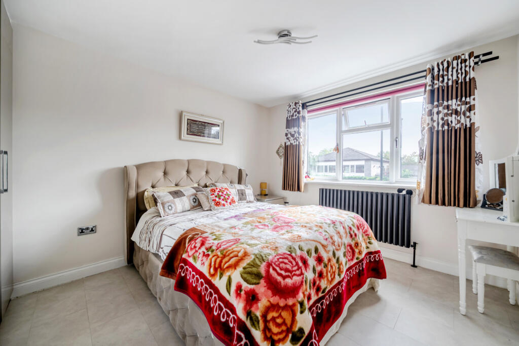 House in Bromley - More