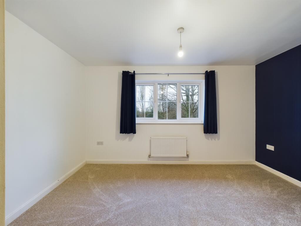 House in Portsmouth - More