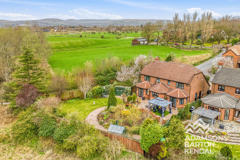 Whitfield Drive, Milnrow, OL16 photo 2