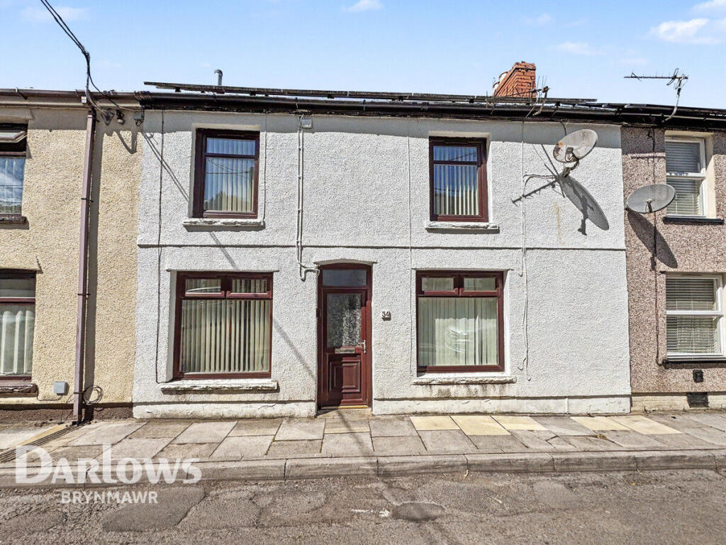 2-bed terraced on High Street, Abertillery, £110,000