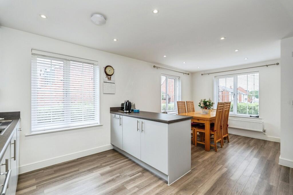 Harrison Way, Rownhams, Southampton, Hampshire, SO16 photo 3
