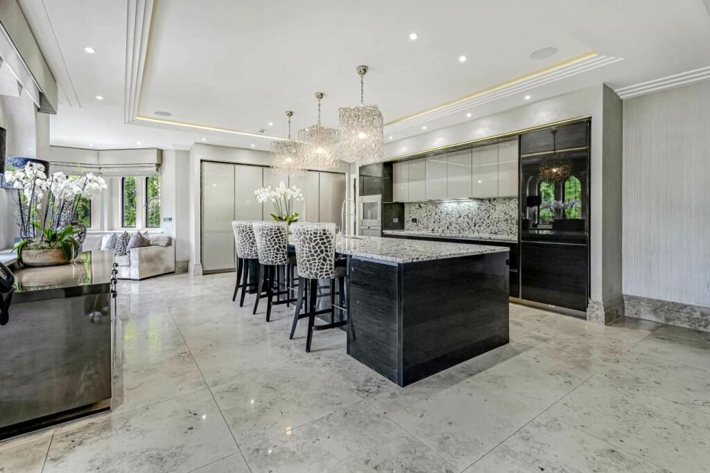 House in Watford - View 4
