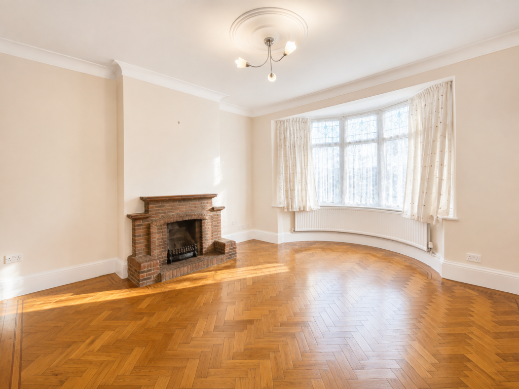 House in Ilford, Clayhall - View 5