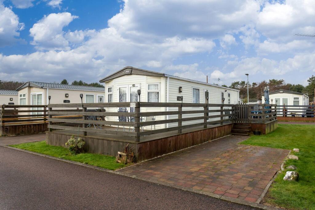 2-bed caravan on 121 Annsmuir Caravan Park Annsmuir Caravan Park, Ladybank, Cupar, KY15 7SA, £35,000