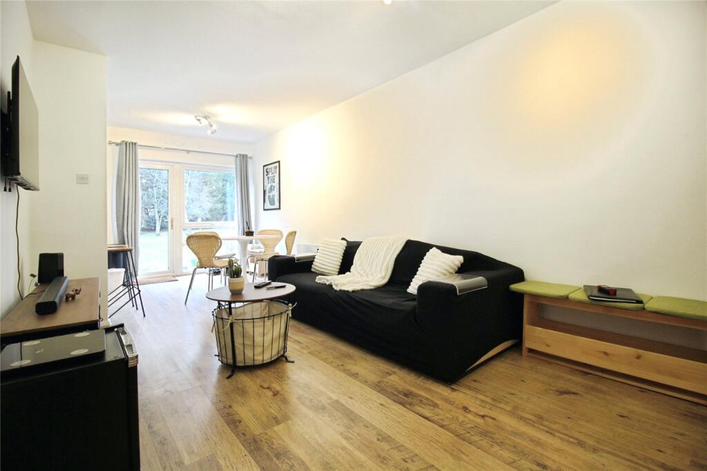 Apartment in Reading - View 2