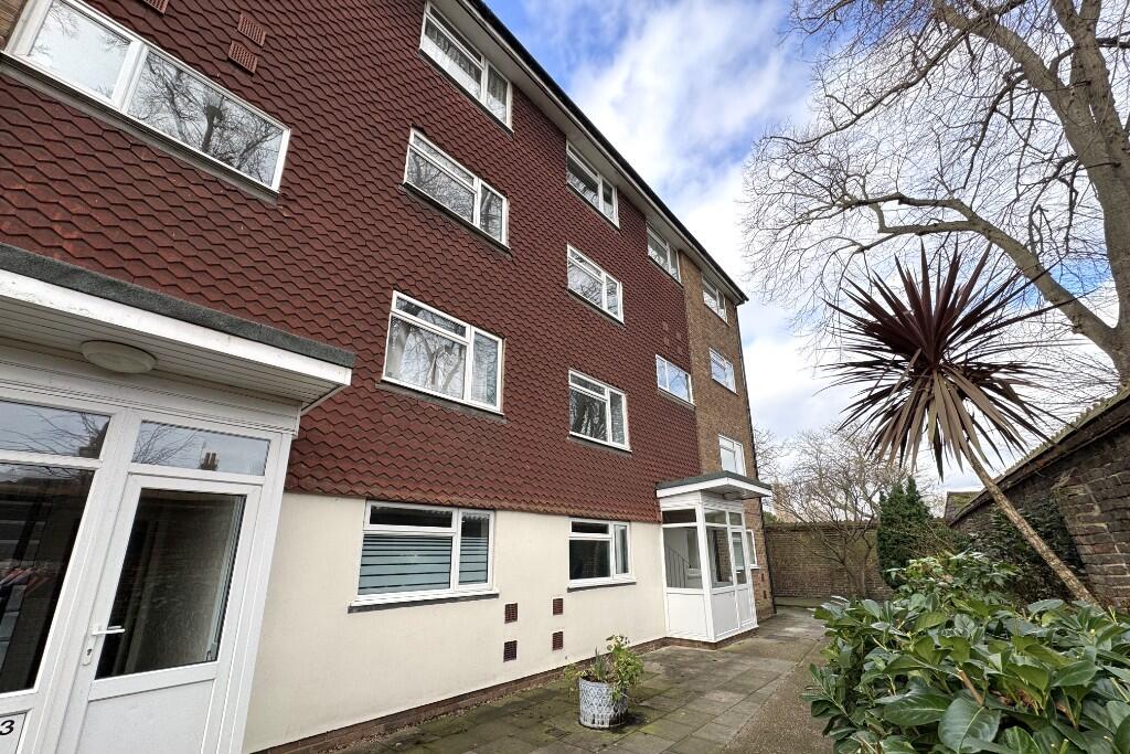 Main image of property: Beacon Grove, Carshalton, Greater London, SM5