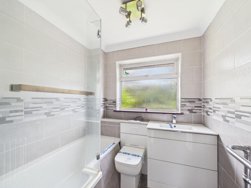 House in Southend-on-Sea - View 4