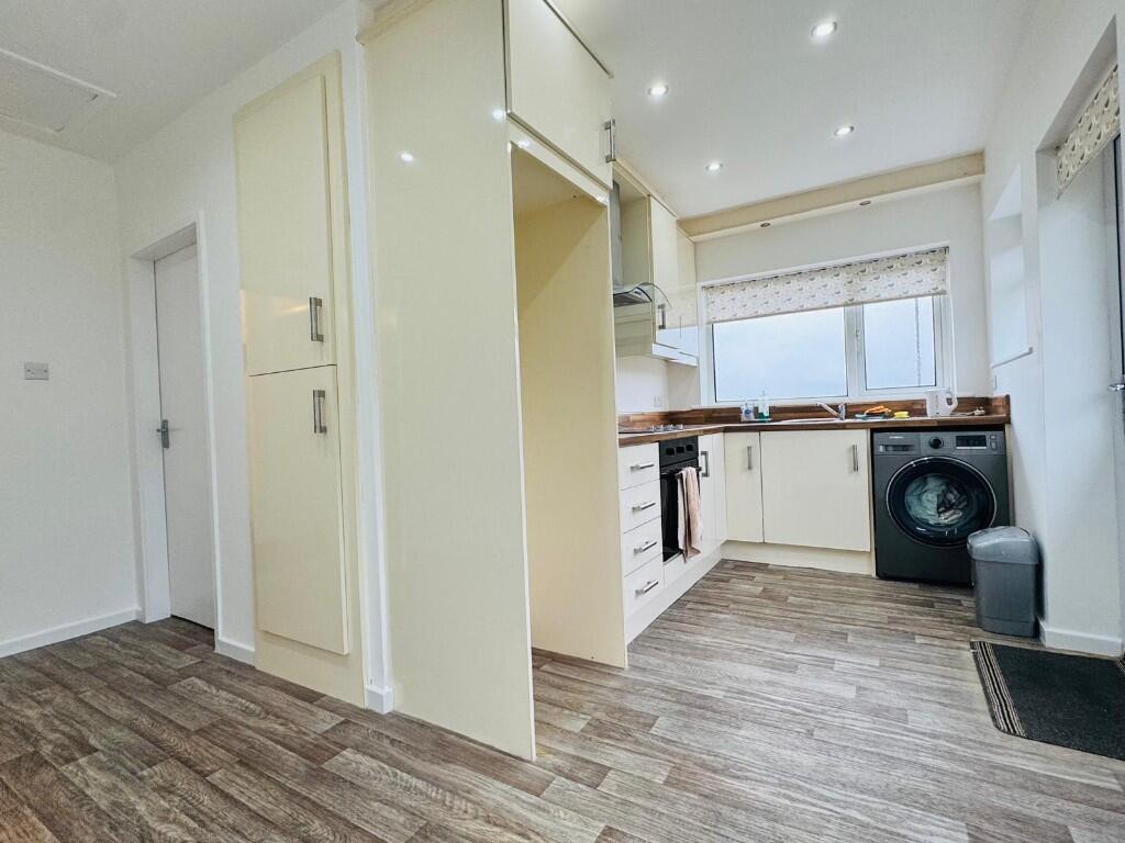 Pentland Avenue, TS12 photo 3