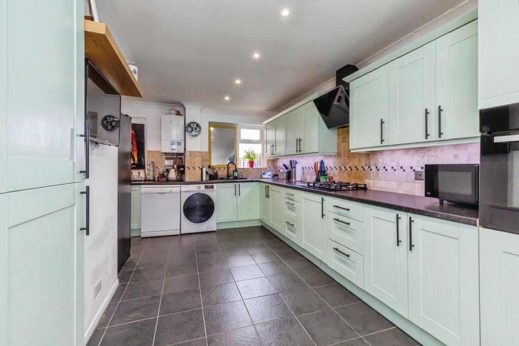 House in Strood, Medway - View 2