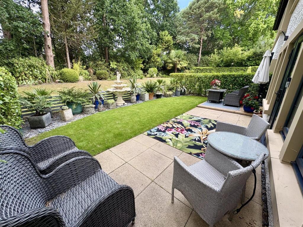 38 Golf Links Road, Ferndown photo 4