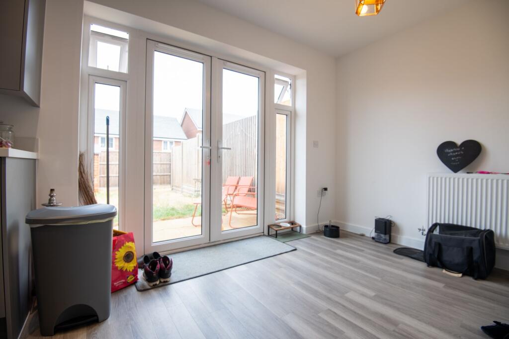 House in Northampton, Wellingborough - More