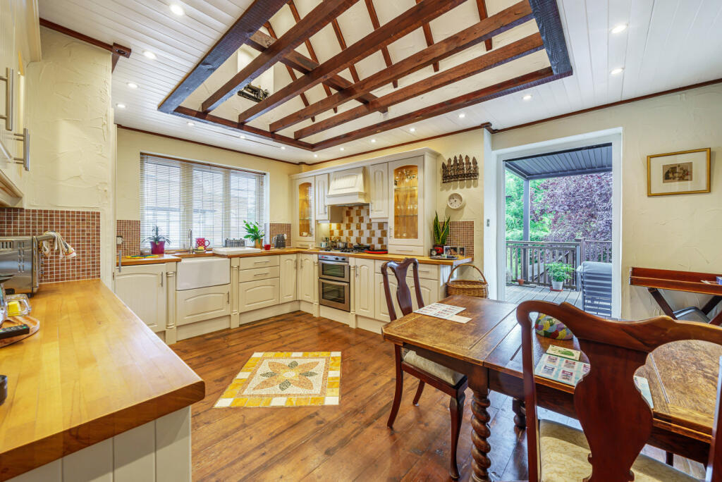 The Park, Great Bookham, KT23 photo 4