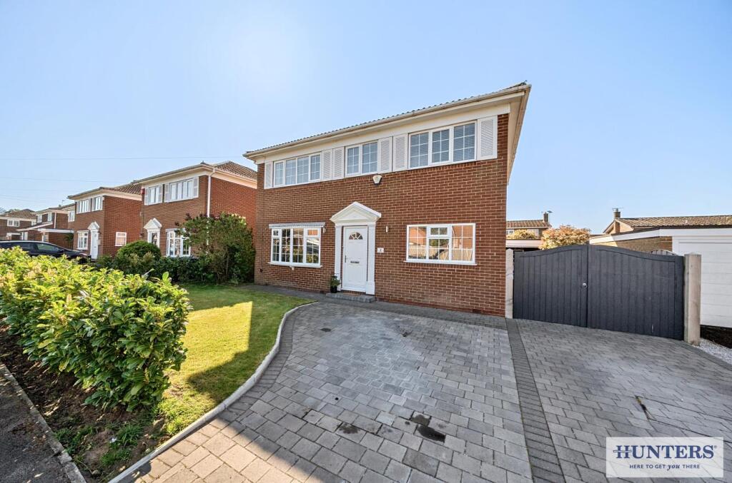 4-bed house on Appletree Drive, Hambleton, Selby, £420,000